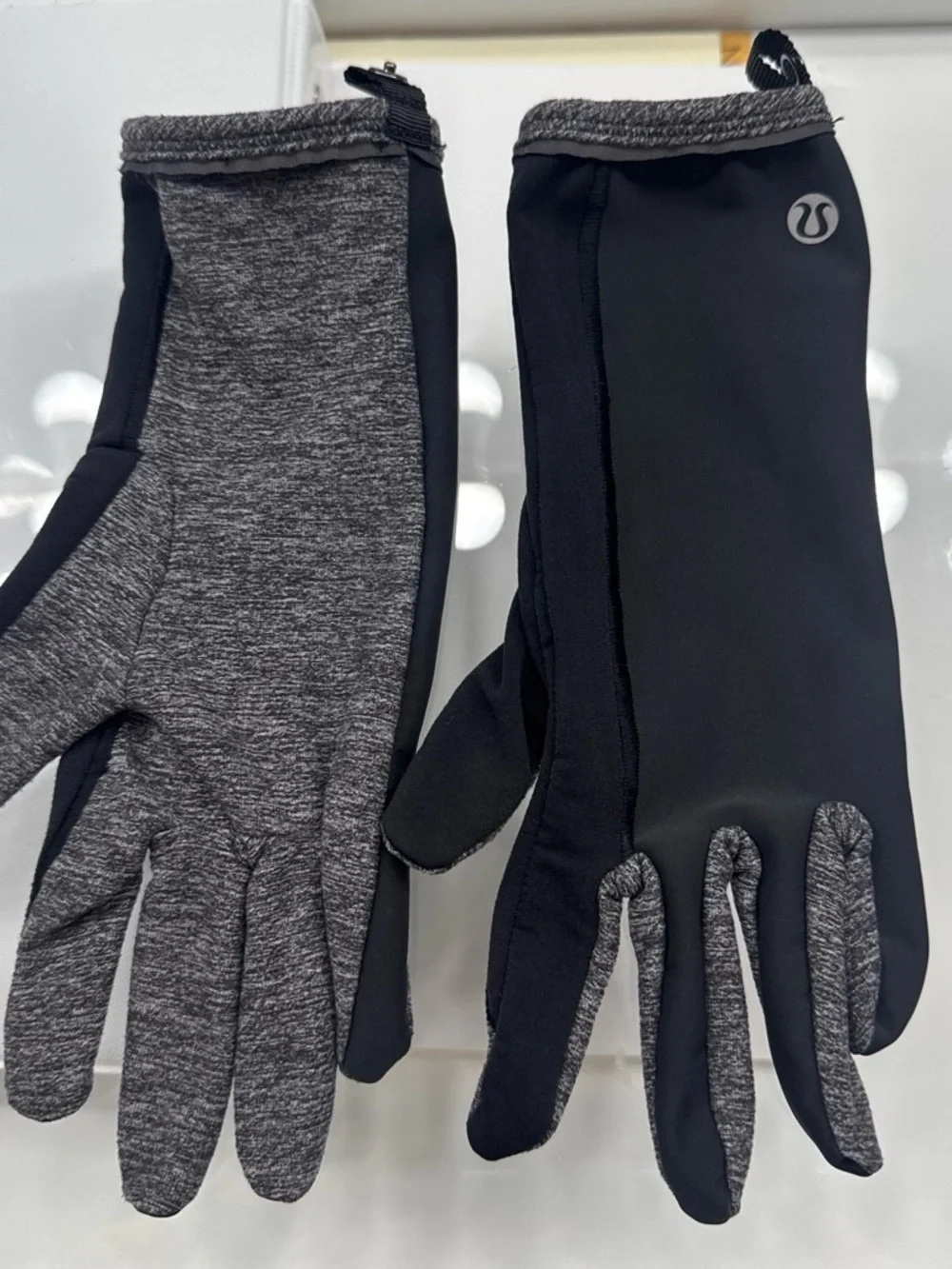 lululemon athletica Black and Heather Gray Running Gloves